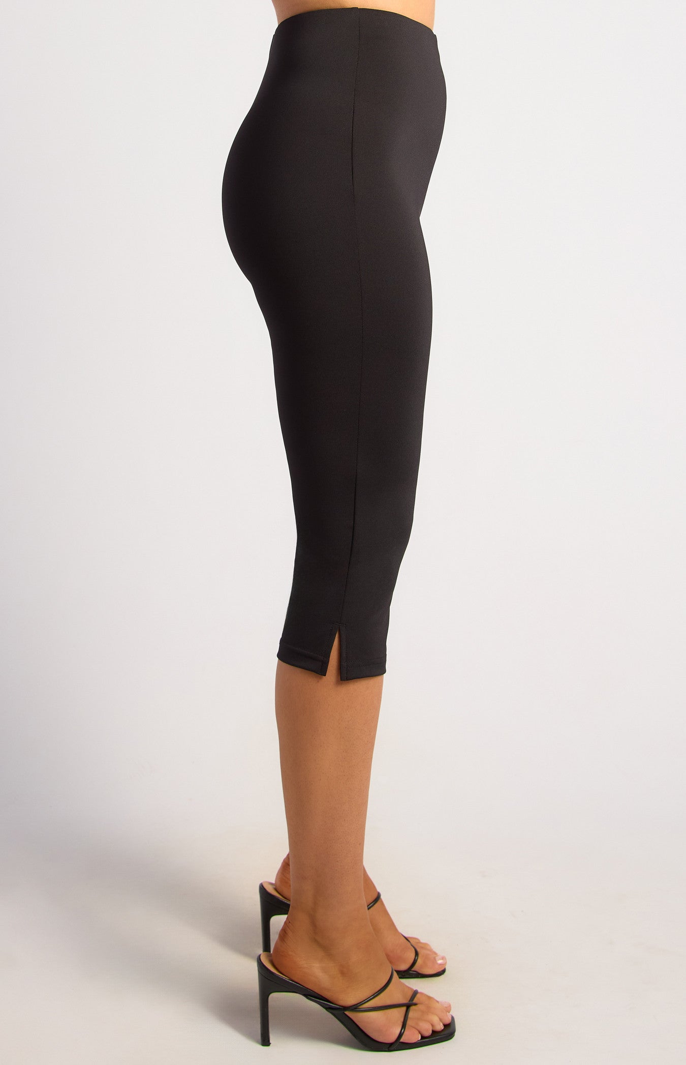 Olivia Capri Pants - Black