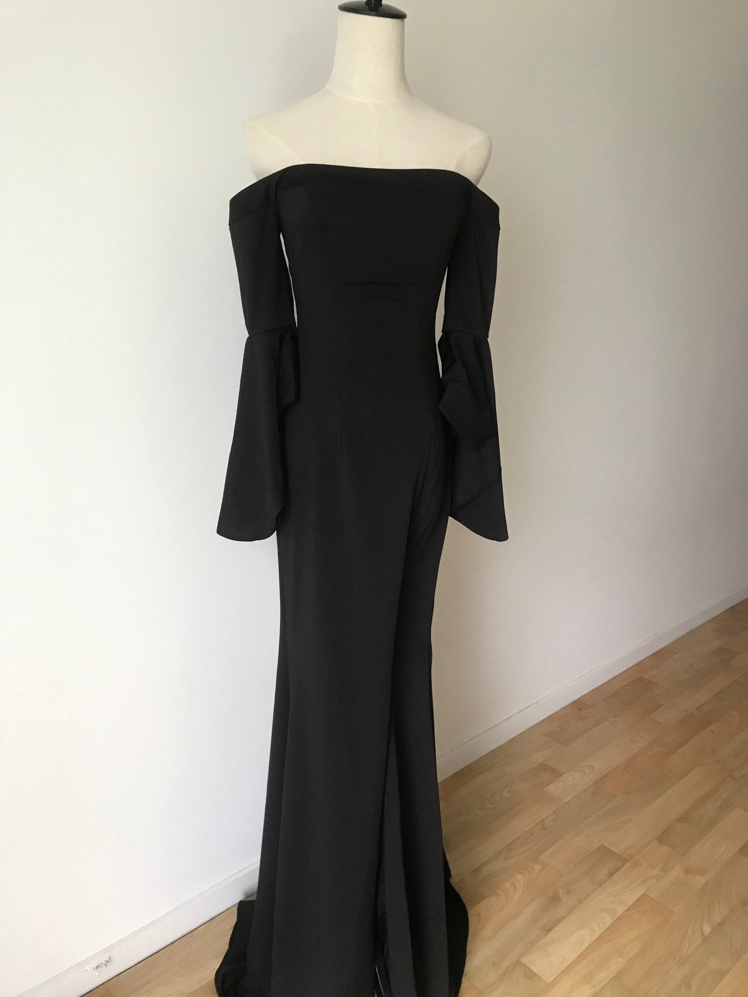 Black Off-Shoulder Mermaid Gown