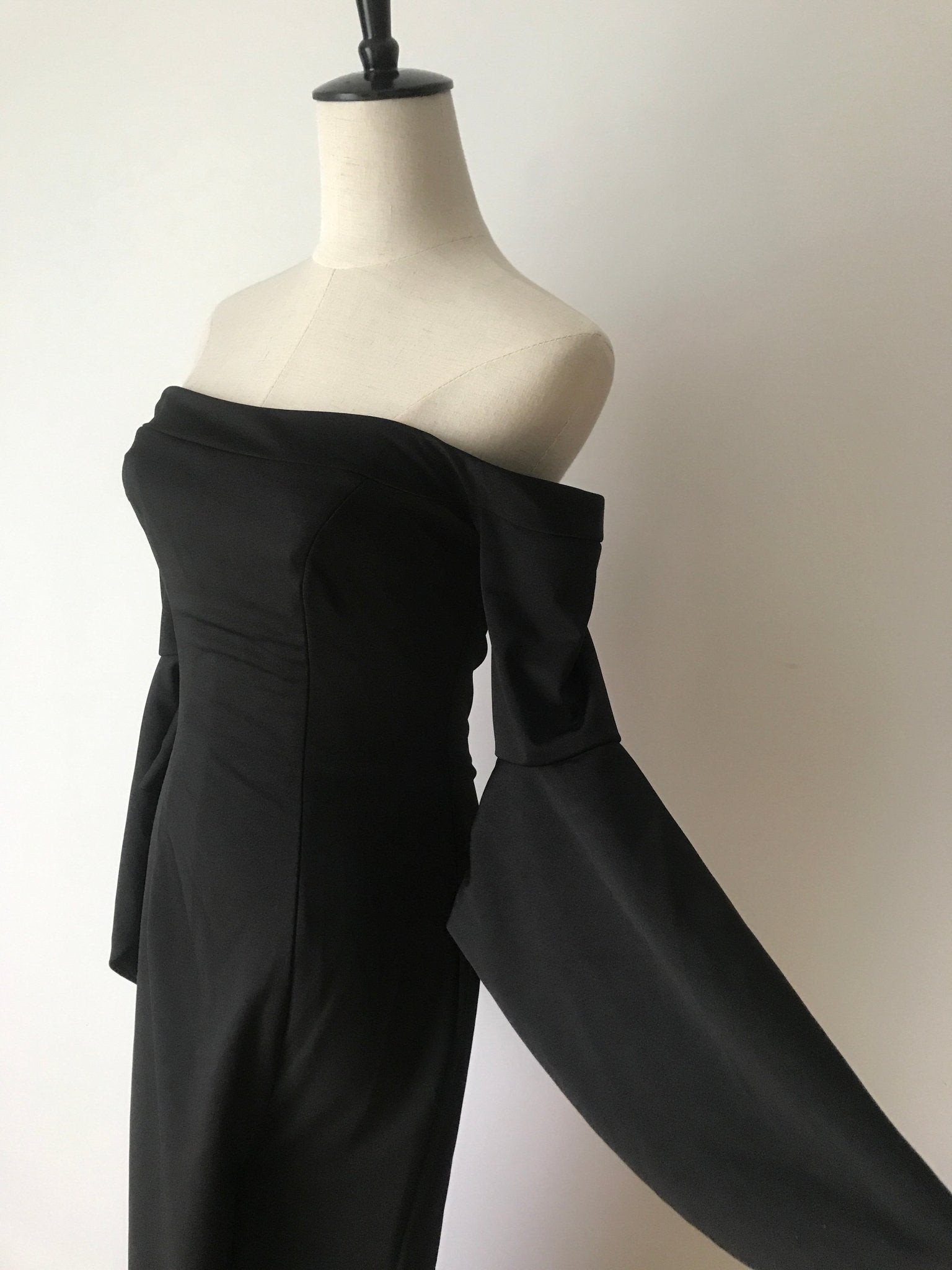 Black Off-Shoulder Mermaid Gown